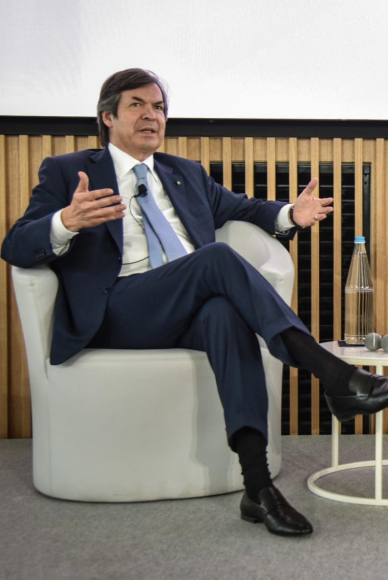 Immagine del CEO di Intesa Sanpaolo Carlo Messina 