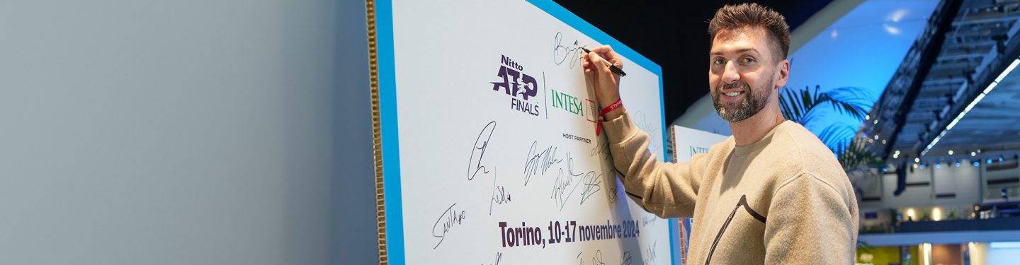 Primo piano di Andrea Bargnani alle Nitto ATP Finals di Torino 2024
