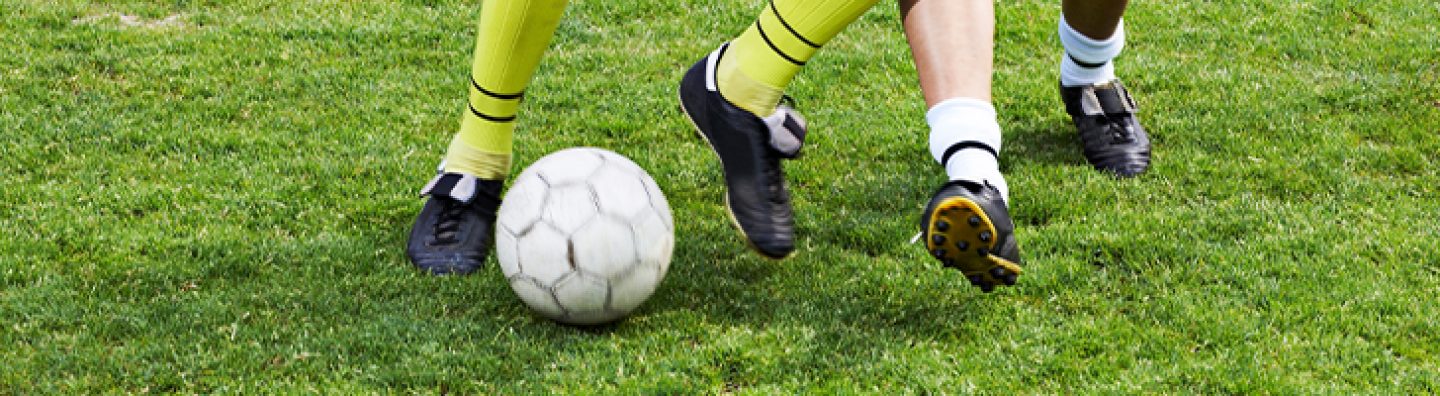 Azione di una partita calcistica con pallone 