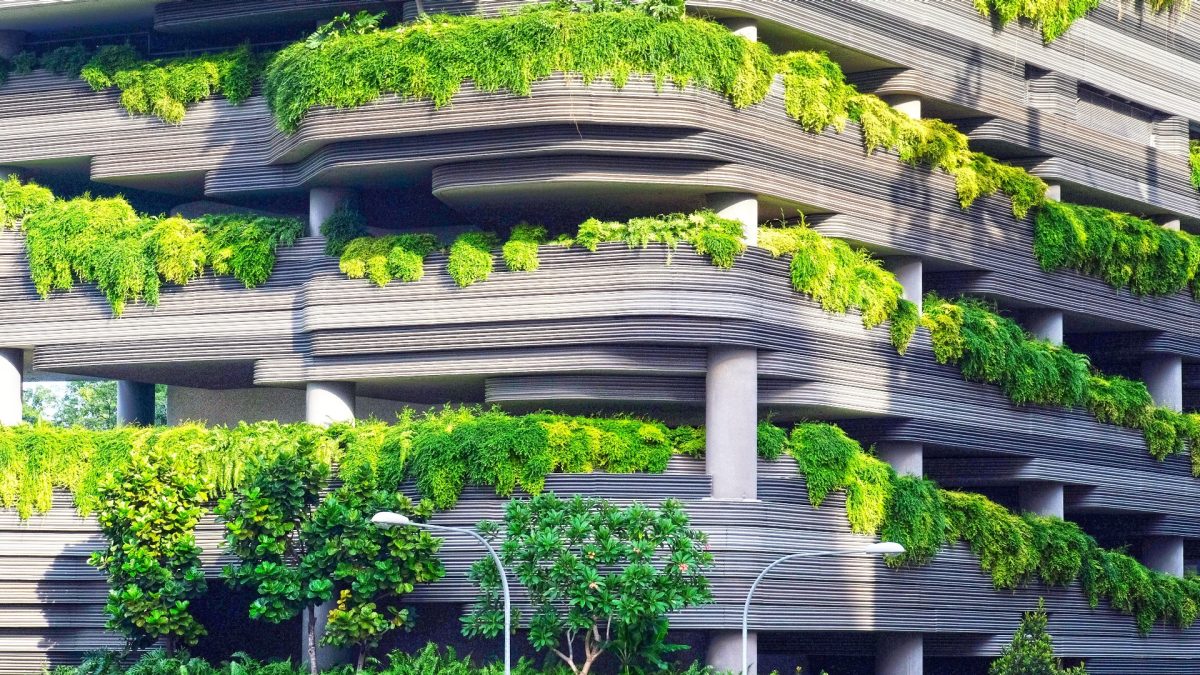 Intesa Sanpaolo's new Green Bond is big success. Proceeds from €1.25 billion bond will finance green mortgages for energy-efficient buildings