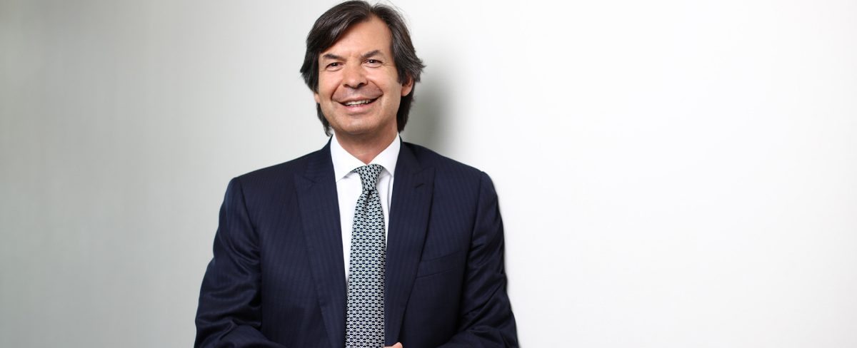 L’immagine che accompagna la News sull’iniziativa “Nessuno escluso. Crescere insieme in un Paese più equo” in cui Intesa Sanpaolo affronta e approfondisce il tema delle disuguaglianze, in relazione al proprio programma di contrasto alle povertà che è il più grande realizzato da un soggetto privato in Italia, ritrae Carlo Messina, CEO di Intesa Sanpaolo